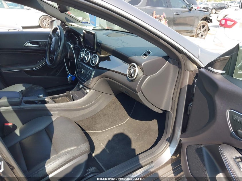 2015 MERCEDES-BENZ CLA 250 WDDSJ4EBXFN162128