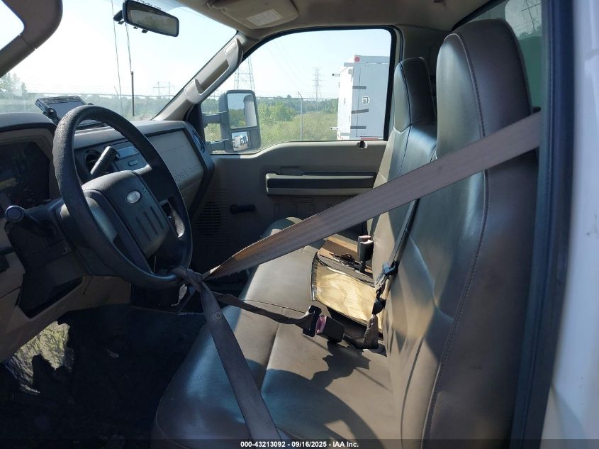 2008 Ford F-450 Chassis Xl/Xlt VIN: 1FDXF46R08ED87007 Lot: 43213092