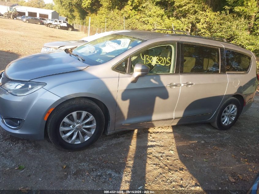 2019 Chrysler Pacifica Touring L VIN: 2C4RC1BG0KR539368 Lot: 43213205