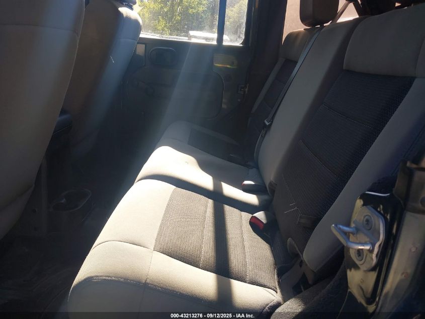 2008 Jeep Wrangler Unlimited X VIN: 1J4GA39168L599225 Lot: 43213276