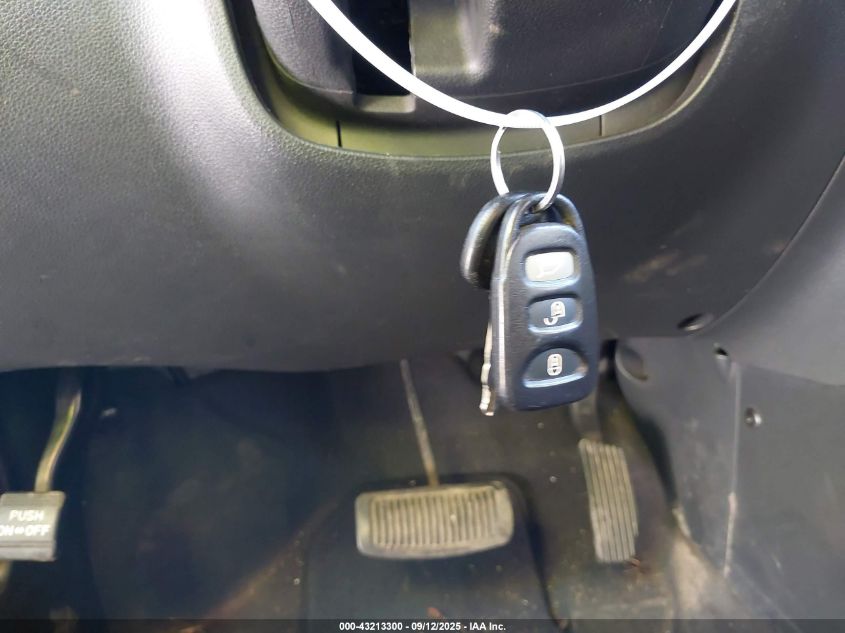 2009 Kia Rondo Lx VIN: KNAFG528497269268 Lot: 43213300