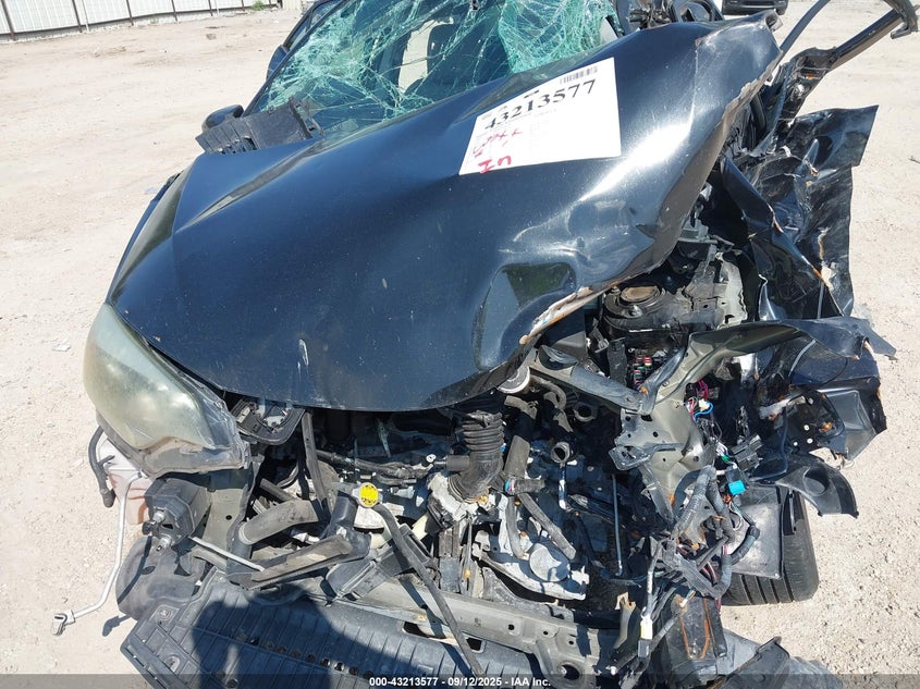 2015 Toyota Corolla Le VIN: 2T1BURHE8FC274823 Lot: 43213577