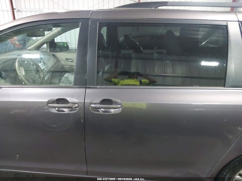 2011 Toyota Sienna Xle V6 VIN: 5TDYK3DC5BS116507 Lot: 43213895