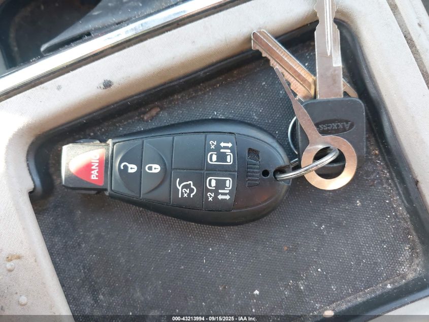 2011 Chrysler Town & Country Touring VIN: 2A4RR5DG5BR698352 Lot: 43213994