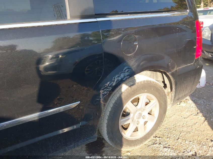 2011 Chrysler Town & Country Touring VIN: 2A4RR5DG5BR698352 Lot: 43213994