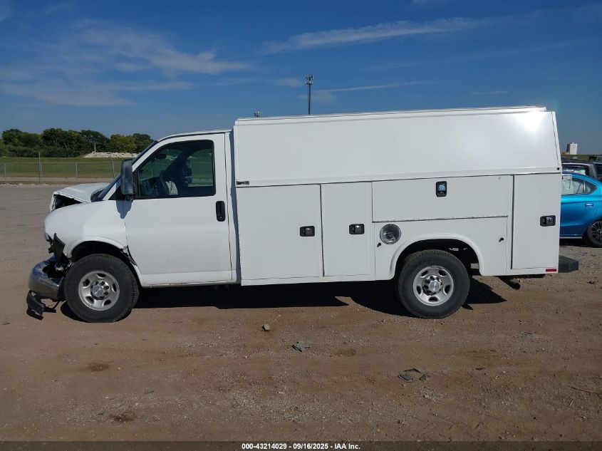 2017 Chevrolet Express Cutaway Work Van VIN: 1GB0GRFG3H1116565 Lot: 43214029