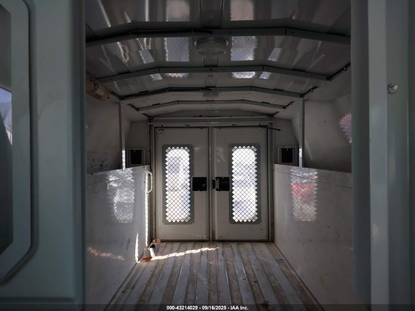 2017 Chevrolet Express Cutaway Work Van VIN: 1GB0GRFG3H1116565 Lot: 43214029