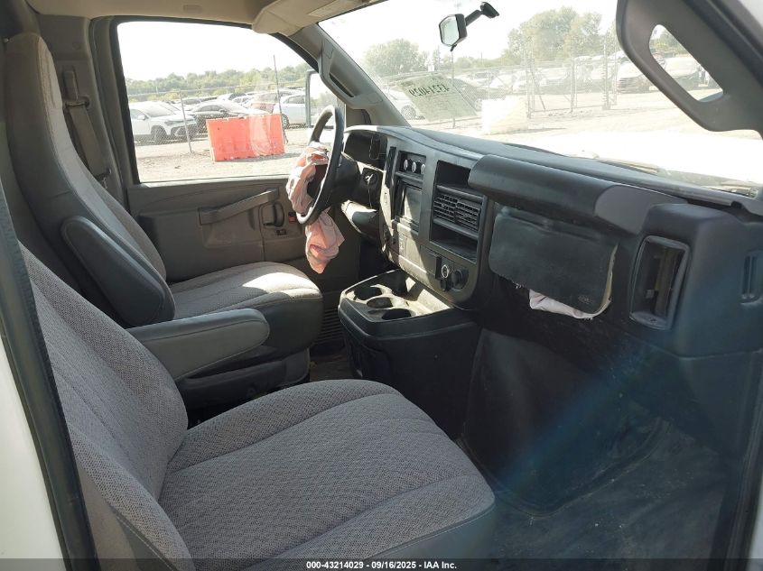 2017 Chevrolet Express Cutaway Work Van VIN: 1GB0GRFG3H1116565 Lot: 43214029