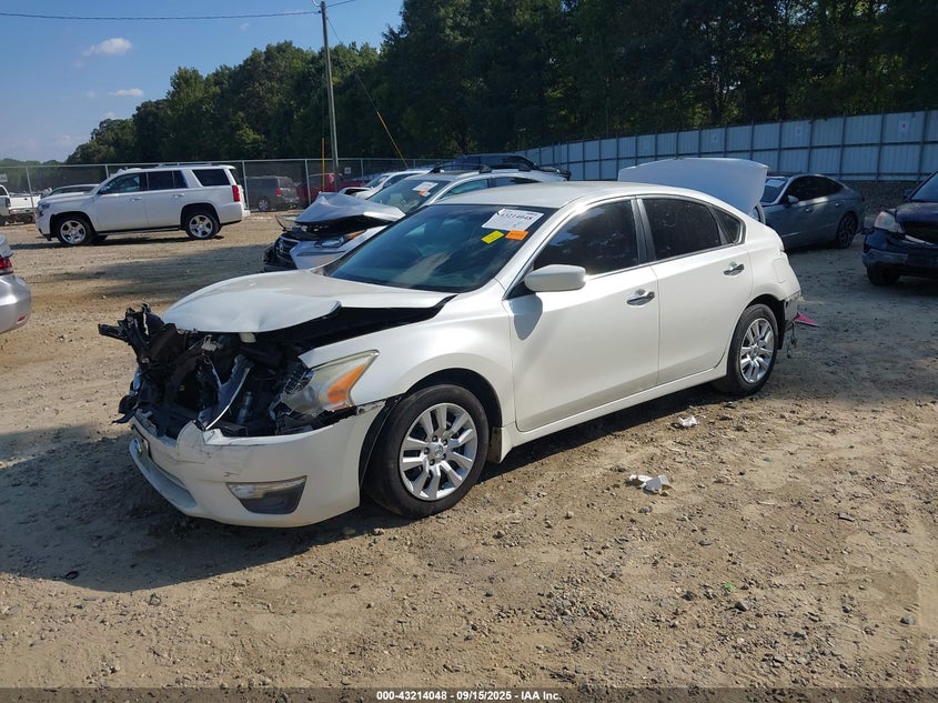 2013 Nissan Altima 2.5 S white sedan gasoline 1N4AL3AP9DC921538 photo #3