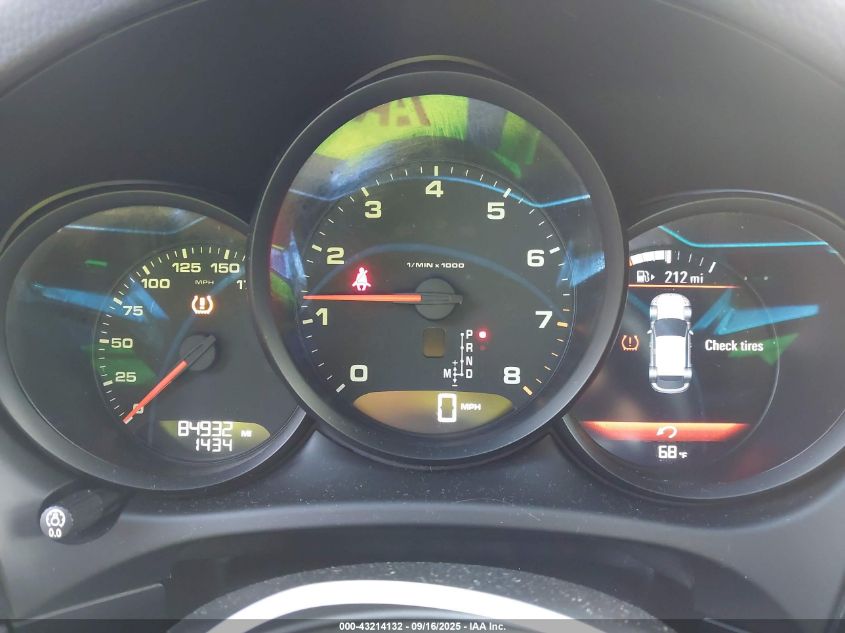 2018 Porsche Macan Sport Edition VIN: WP1AA2A54JLB09390 Lot: 43214132