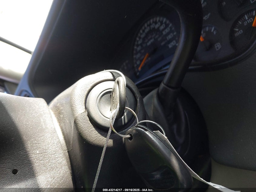 2004 GMC Yukon Slt VIN: 1GKEC13Z14R304425 Lot: 43214217