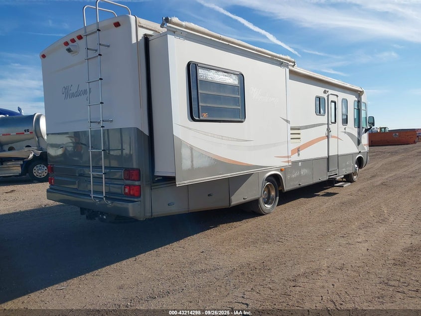 3FCNF53SXYJA04274 2000 FORD F550 photo no. 4