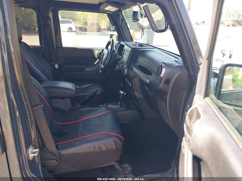 2017 JEEP WRANGLER UNLIMITED SPORT 4X4 - 1C4BJWDG5HL748608