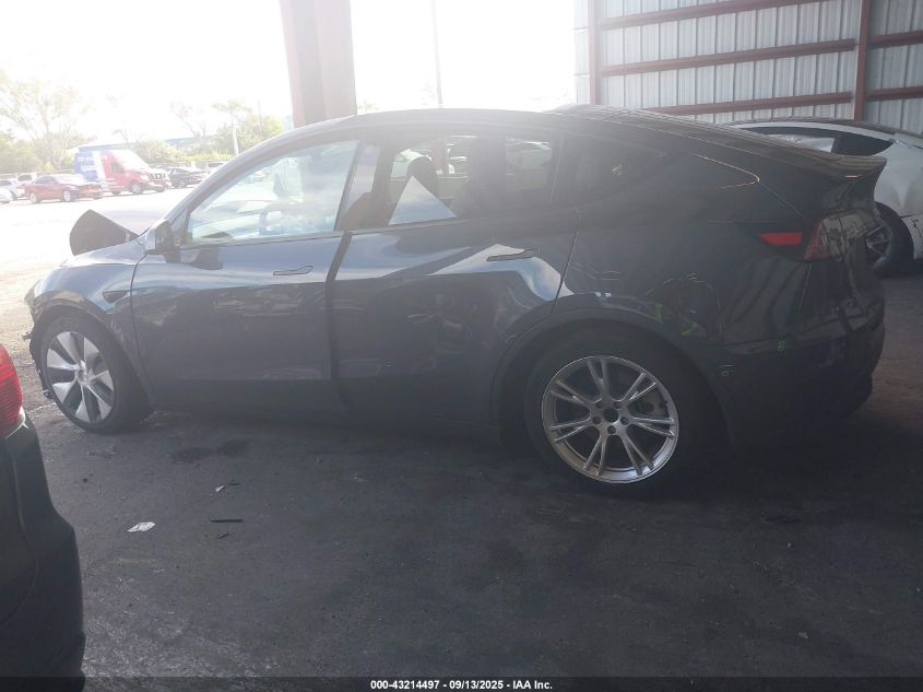 2021 Tesla Model Y Long Range Dual Motor All-Wheel Drive VIN: 5YJYGDEEXMF301828 Lot: 43214497