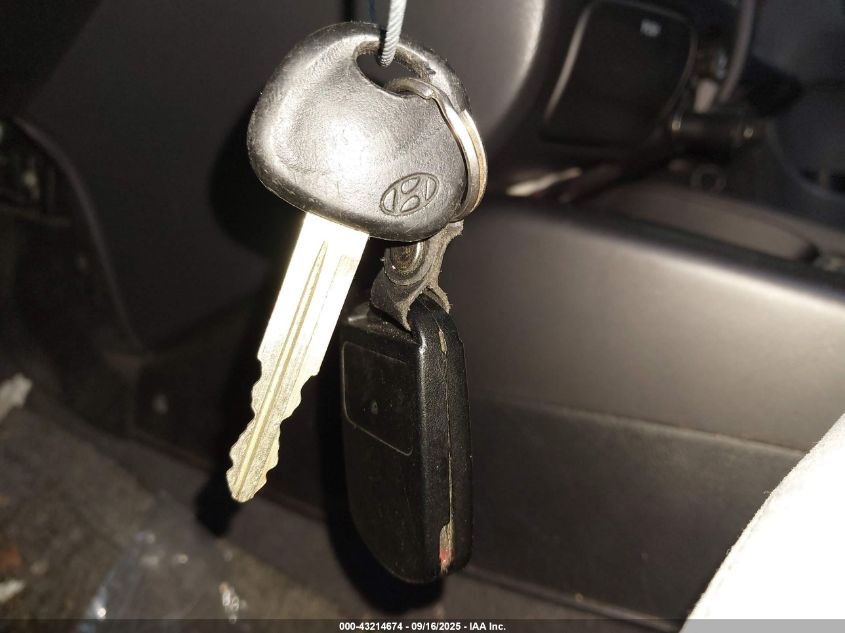 2004 Hyundai Elantra Gls/Gt VIN: KMHDN46D54U812232 Lot: 43214674