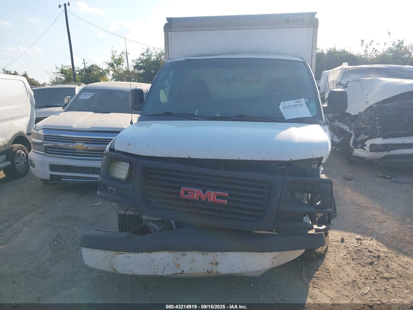 2008 GMC Savana Cutaway Work Van VIN: 1GDGG31C281909878 Lot: 43214919