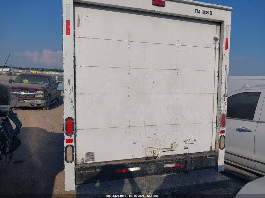 2008 GMC Savana Cutaway Work Van VIN: 1GDGG31C281909878 Lot: 43214919