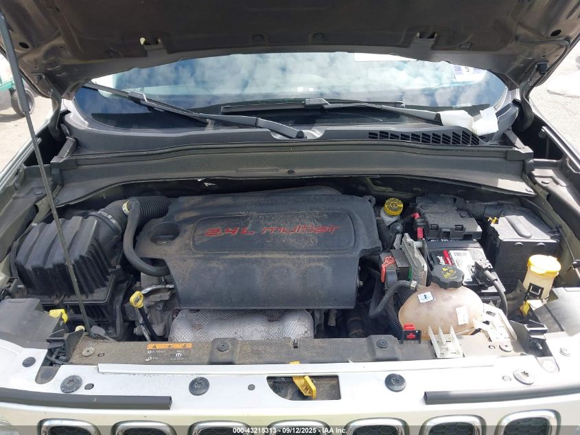 2017 Jeep Renegade Limited 4X4 VIN: ZACCJBDB4HPF23948 Lot: 43215313