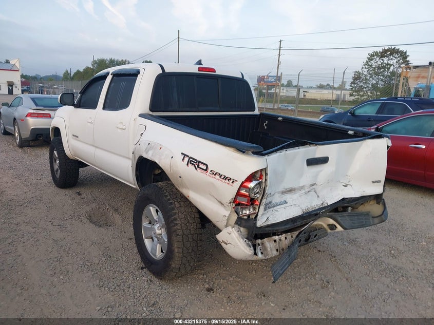 2015 TOYOTA TACOMA BASE V6 3TMLU4EN7FM198580