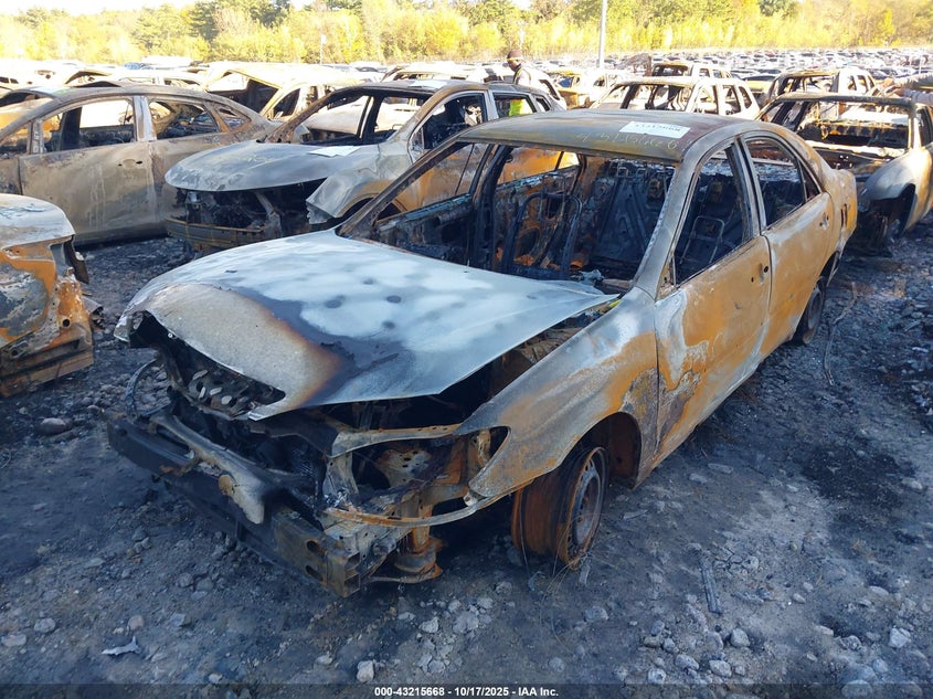 2002 Toyota Camry Le white sedan gasoline 4T1BE32KX2U089478 photo #3