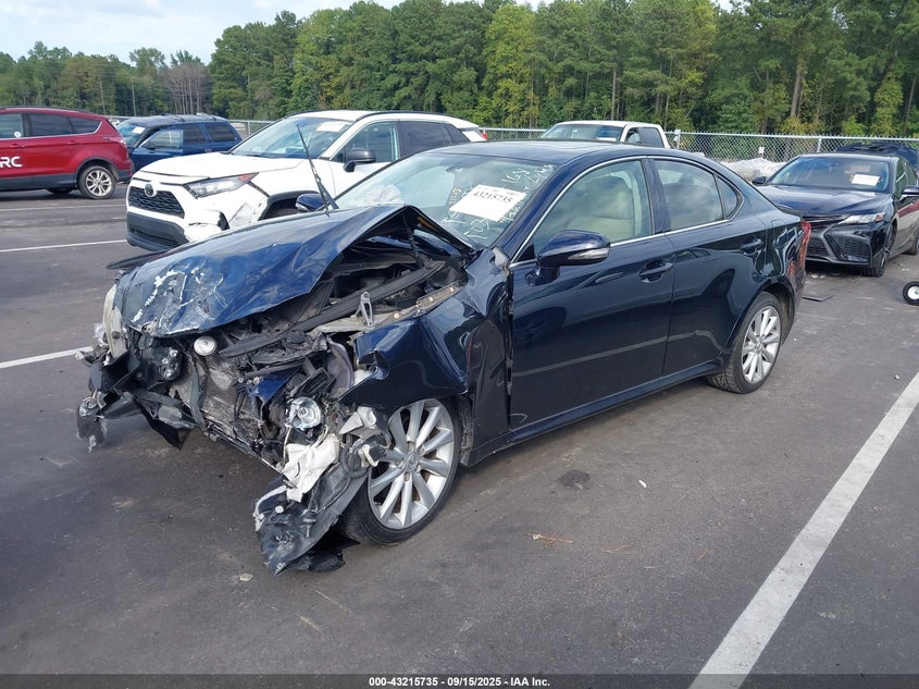 JTHCF5C24A5036640 2010 LEXUS IS photo no. 2