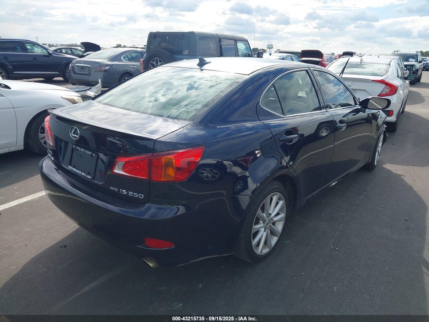 JTHCF5C24A5036640 2010 LEXUS IS photo no. 4