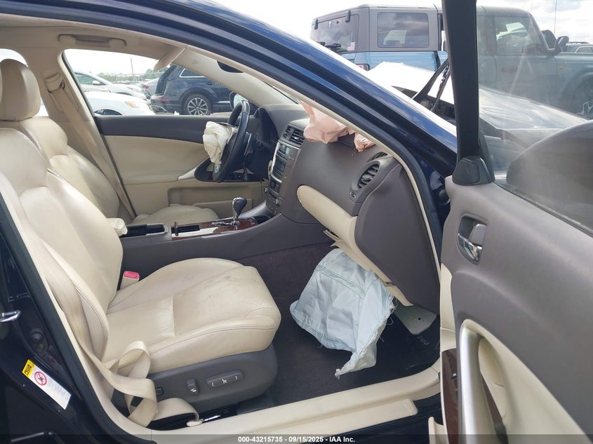 JTHCF5C24A5036640 2010 LEXUS IS photo no. 5