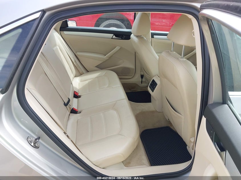 2013 VOLKSWAGEN PASSAT 2.0L TDI SE 1VWBN7A30DC001615