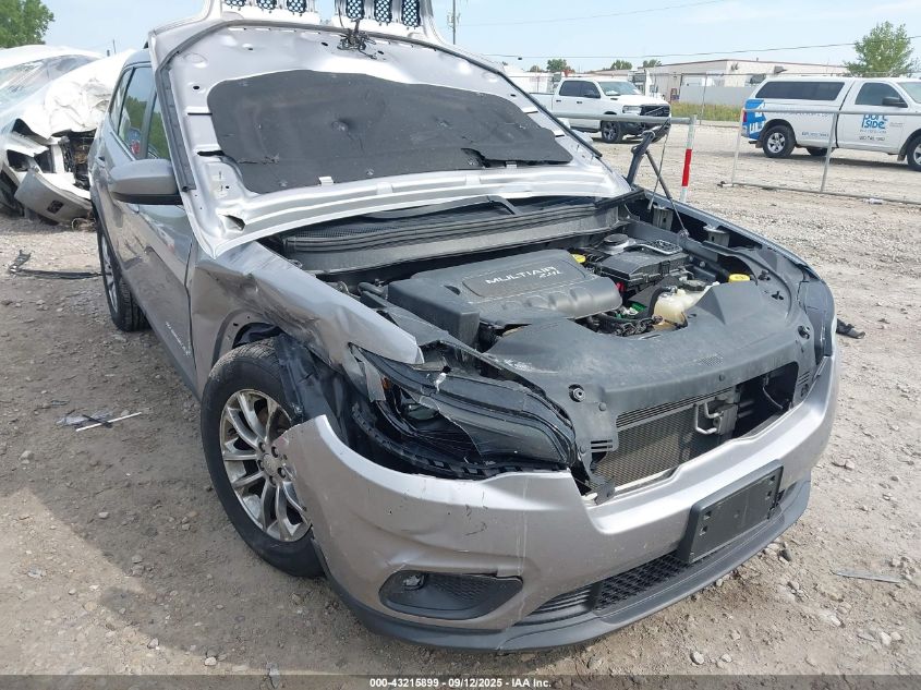 2019 Jeep Cherokee Latitude Plus 4X4 VIN: 1C4PJMLB3KD194597 Lot: 43215899