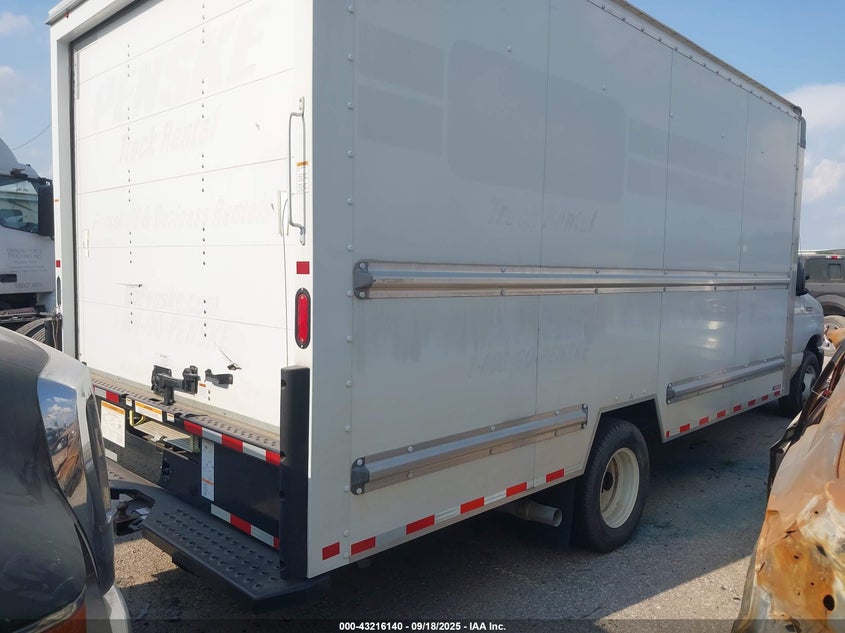 1FDWE3FN2NDC03614 2022 Ford E-350 Cutaway White