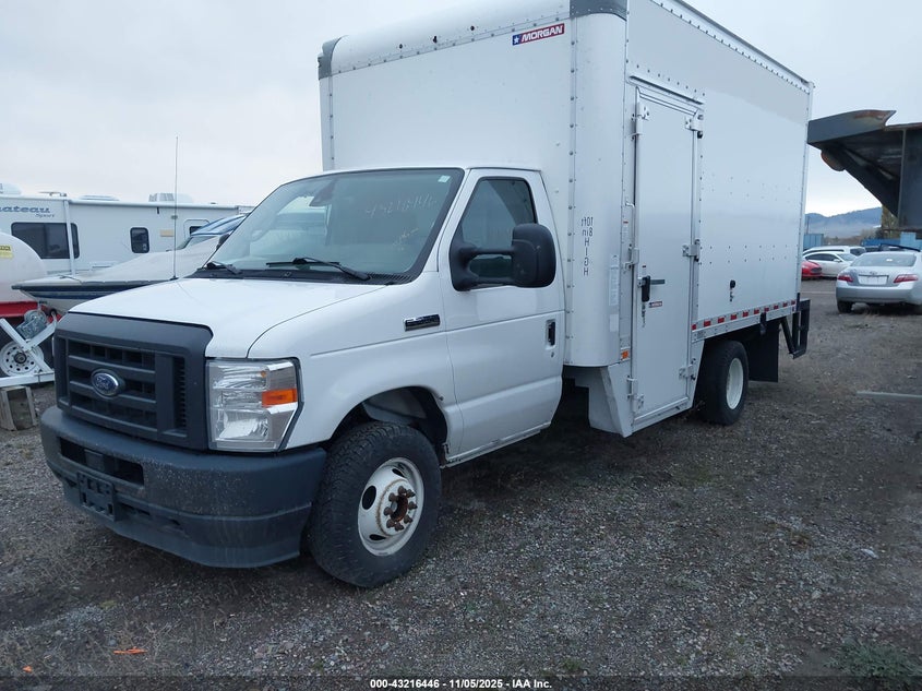 1FDWE3FN3MDC12465 2021 FORD ECONOLINE photo no. 2