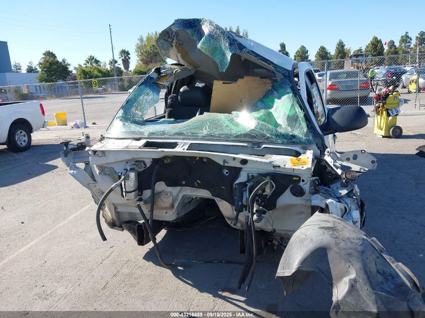 2001 Chevrolet Silverado C2500 Heavy Duty VIN: 1GBHC24U51E321835 Lot: 43216455
