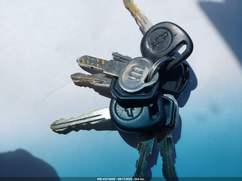 2001 Chevrolet Silverado C2500 Heavy Duty VIN: 1GBHC24U51E321835 Lot: 43216455