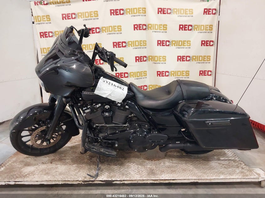 2018 Harley-Davidson Flhxs Street Glide Special VIN: 1HD1KRC12JB618156 Lot: 43216482