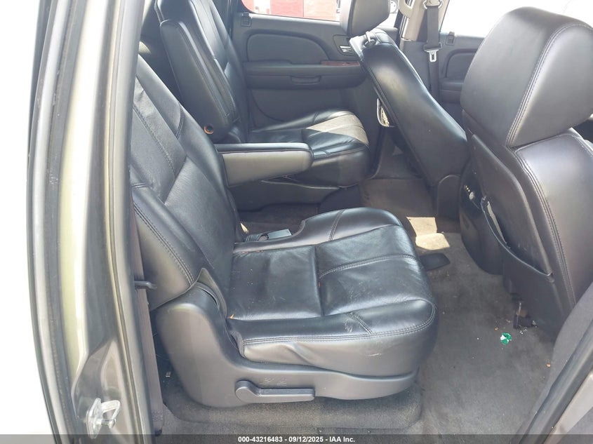 2007 Chevrolet Suburban 1500 Ltz VIN: 1GNFC16077J272099 Lot: 43216483