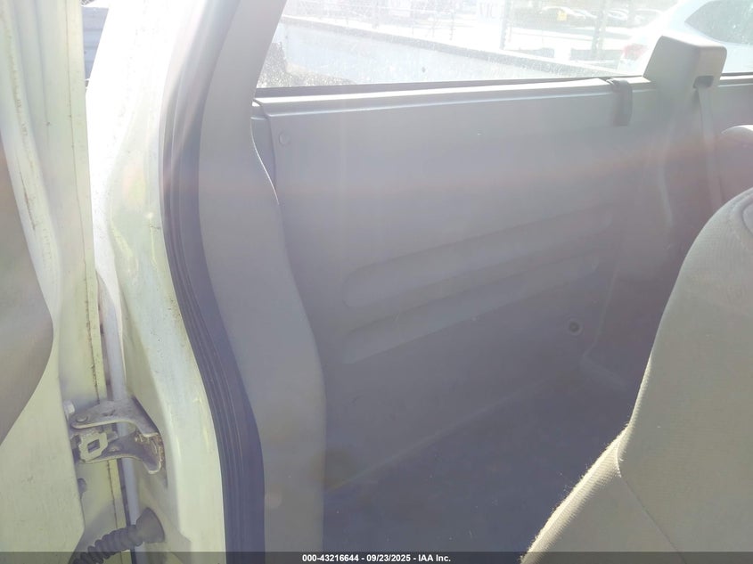 2005 Ford F-150 Stx/Xl/Xlt VIN: 1FTRF12275KF10948 Lot: 43216644