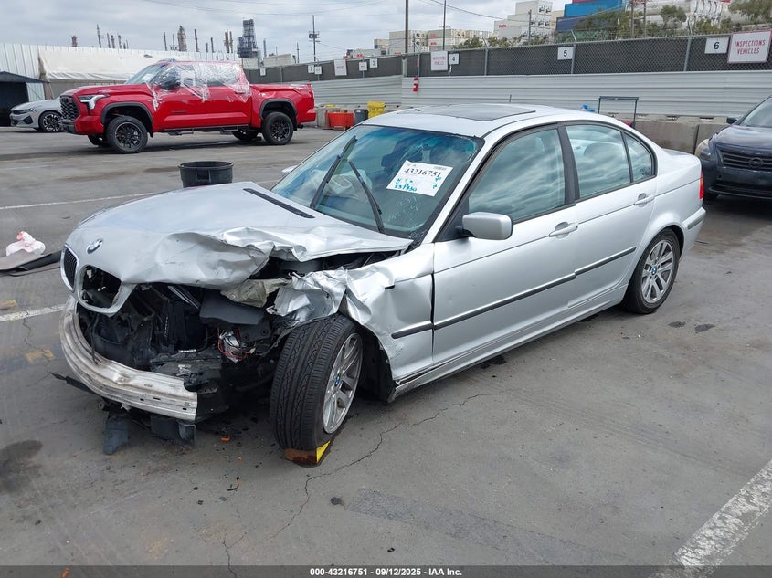 WBAET37492NG73611 2002 BMW 3ER photo no. 2