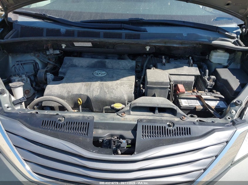 2011 Toyota Sienna Xle V6 VIN: 5TDYK3DC7BS011242 Lot: 43216779