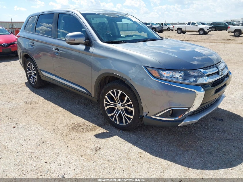MITSUBISHI OUTLANDER SE