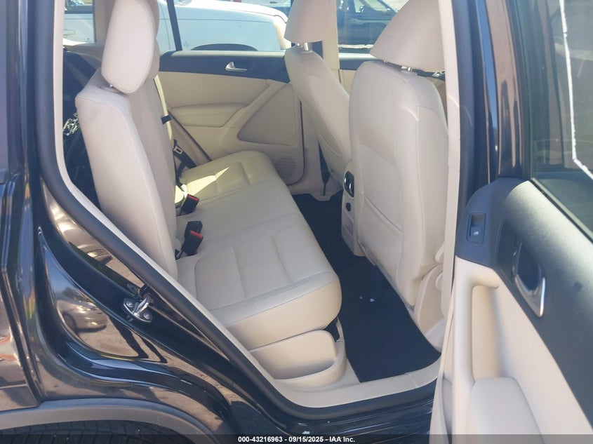 2016 VOLKSWAGEN TIGUAN S WVGBV7AX0GW001702