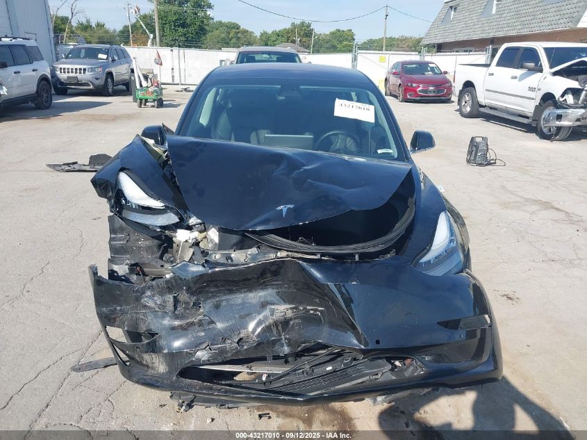 2018 Tesla Model 3 Long Range/Mid Range VIN: 5YJ3E1EA7JF135825 Lot: 43217010