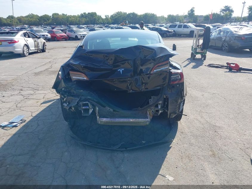 2018 Tesla Model 3 Long Range/Mid Range VIN: 5YJ3E1EA7JF135825 Lot: 43217010