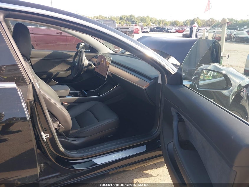 5YJ3E1EA7JF135825 2018 TESLA MODEL 3 photo no. 5