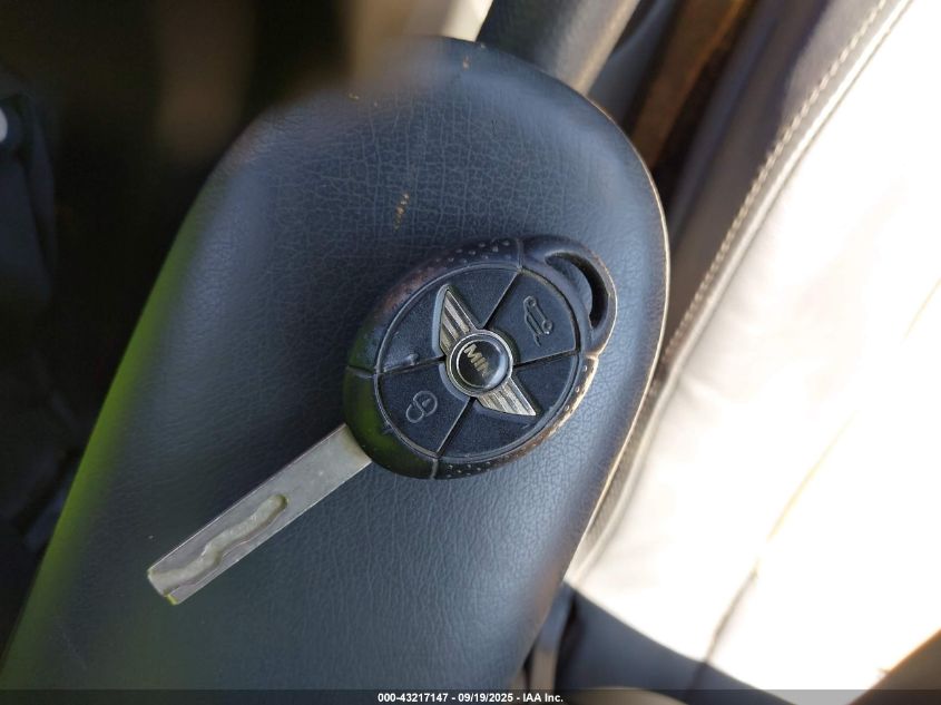 2007 Mini Cooper VIN: WMWRF33547TG16758 Lot: 43217147