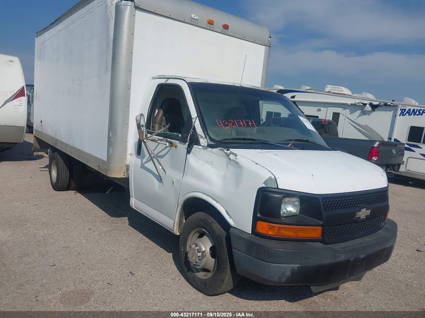 1GBJG31U541231872 2004 Chevrolet Express Cutaway Base W/C7L/C7N auction photo 1