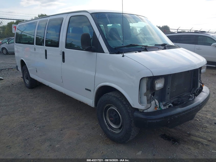 1GJHG39R4Y1207572 2000 GMC Savana Standard auction photo 1