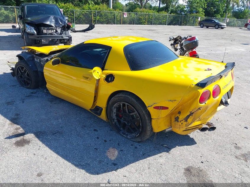 1G1YY12SX45111348 2004 CHEVROLET CORVETTE photo no. 3