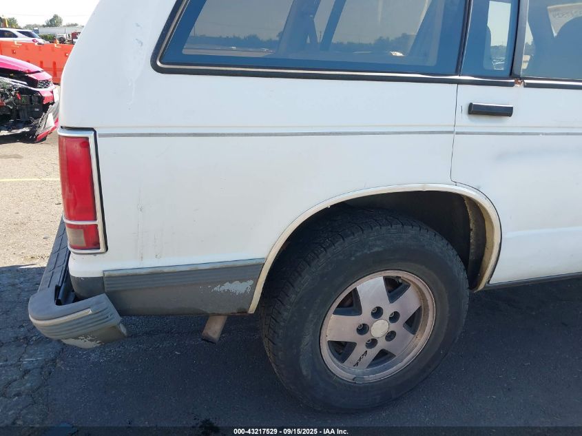 1992 GMC S15 Jimmy VIN: 1GKDT13Z7N2501377 Lot: 43217529