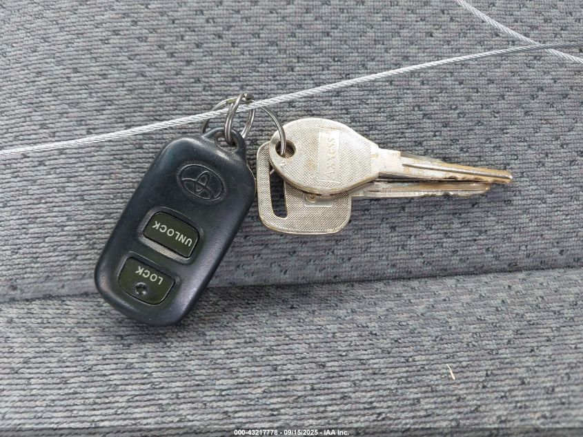 2000 Toyota Camry Le V6 VIN: 4T1BF22K1YU100576 Lot: 43217778