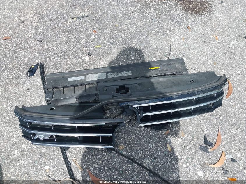 2018 Volkswagen Passat 2.0T R-Line/2.0T S VIN: 1VWAA7A33JC039861 Lot: 43217791